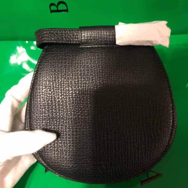 人気!【ボッテガヴェネタ】2Way レザー ラウンド ベルトバッグ偽物 576643VMAO28633